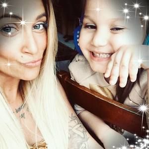 Meet your Posher, Crystal